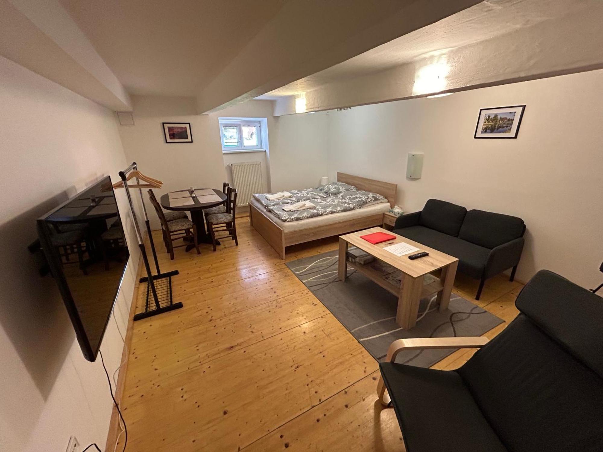 Apartmany U Kubiku Градец-Кралове Экстерьер фото